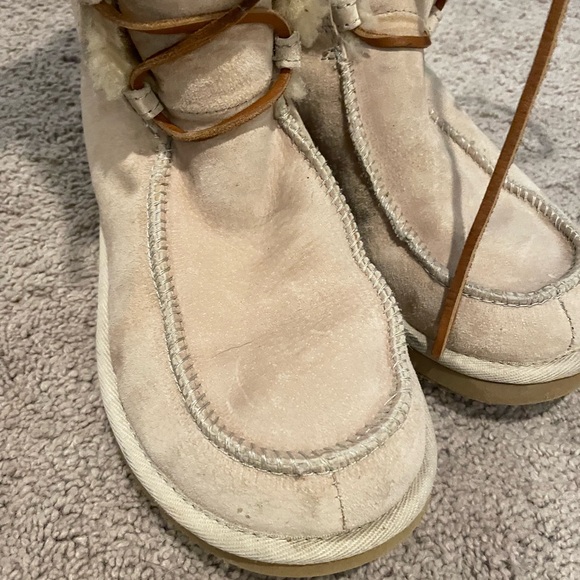 Authentic UGG uptown boots - Picture 3 of 15